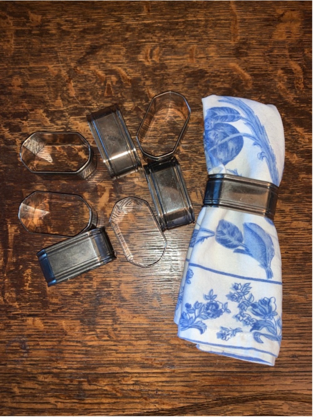 8 Unbranded Silver plate Napkin Rings